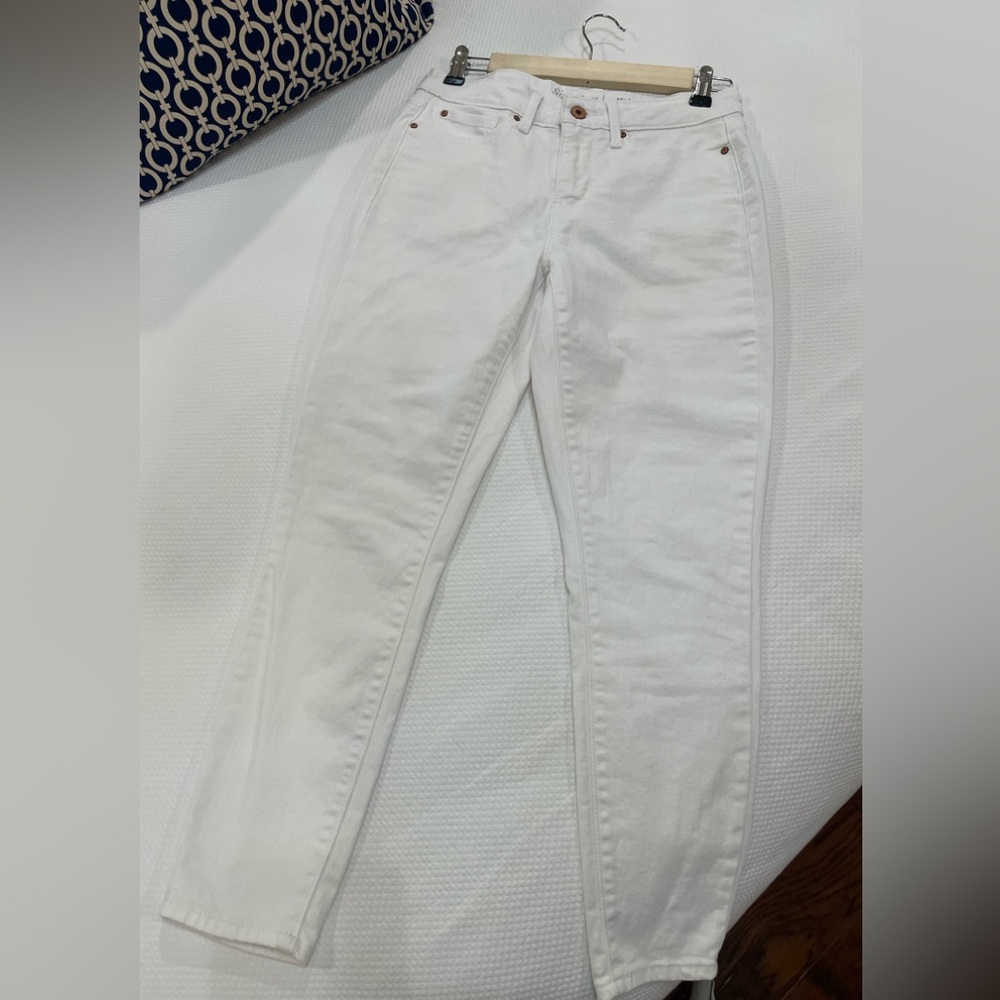 Levi's Women's Signature White Modern Skinny Crop Jeans